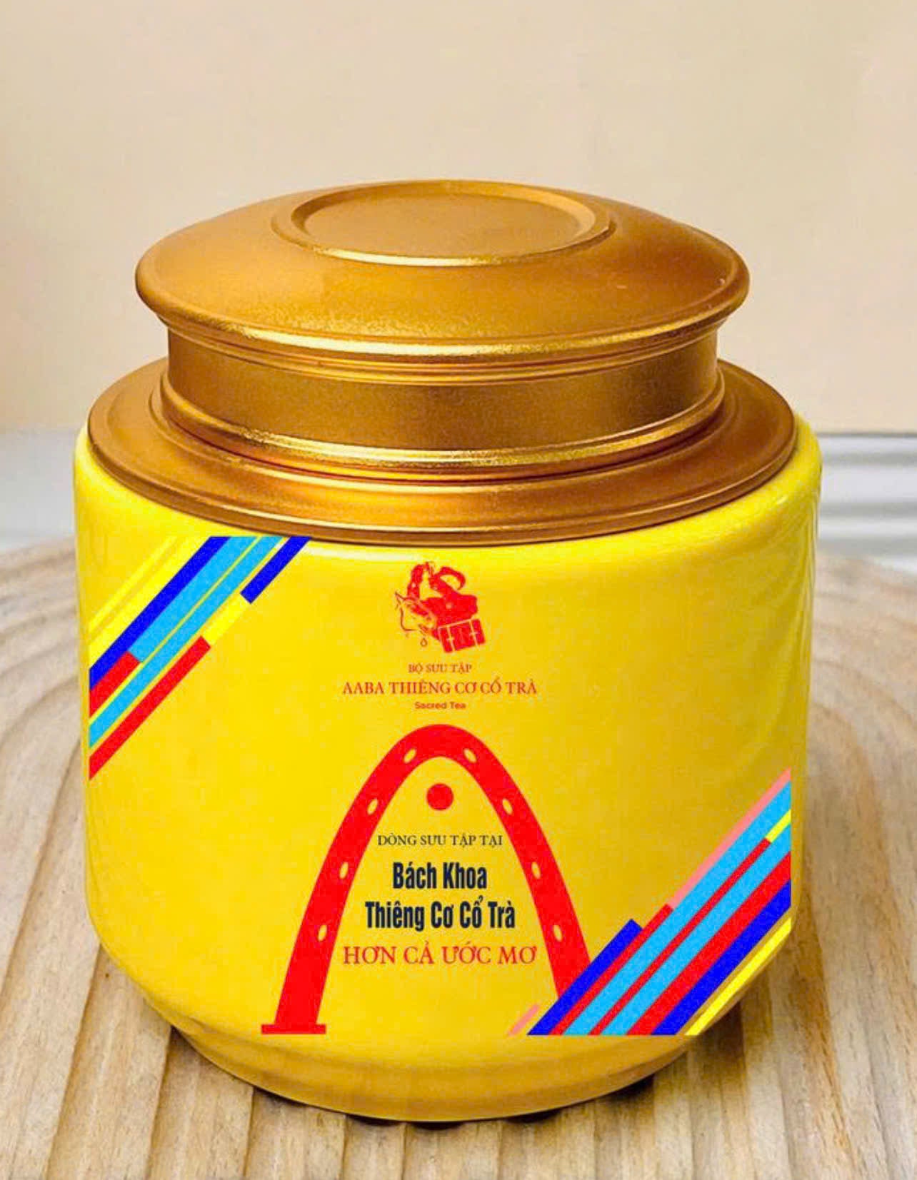 Hộp Trà Của Hội Quán Bách Khoa Cổ Trà ( Sứ Bát Tràng )